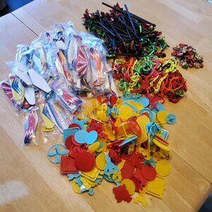 Oriental Trading Company Mixed Party Favor Lot – 485 Pieces Treasure Box Prizes
